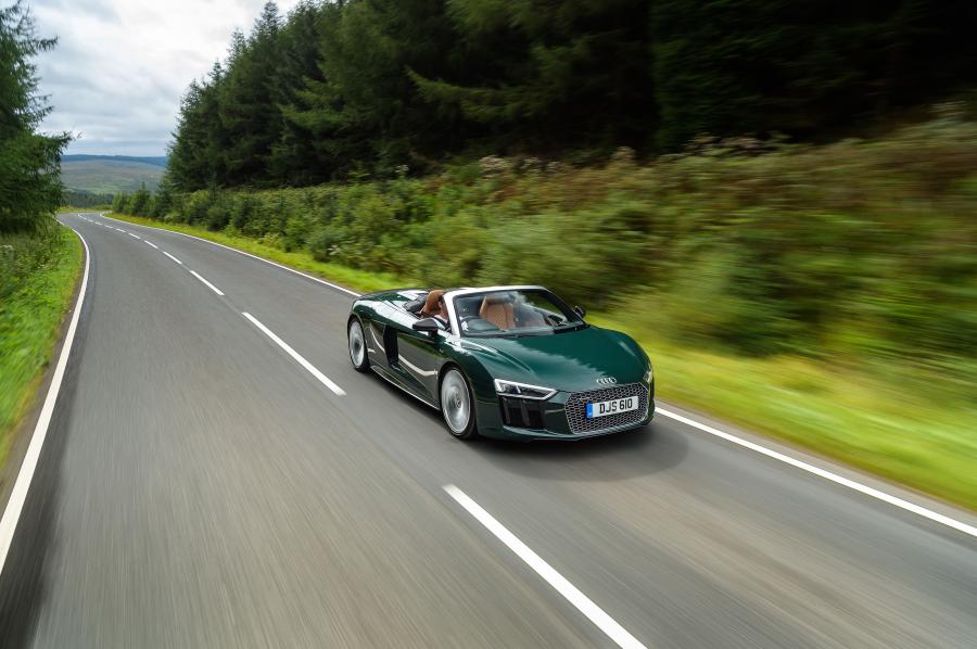  Audi R8 Spyder V10 Plus 2017 года  (UK) (фото 22 из 40)